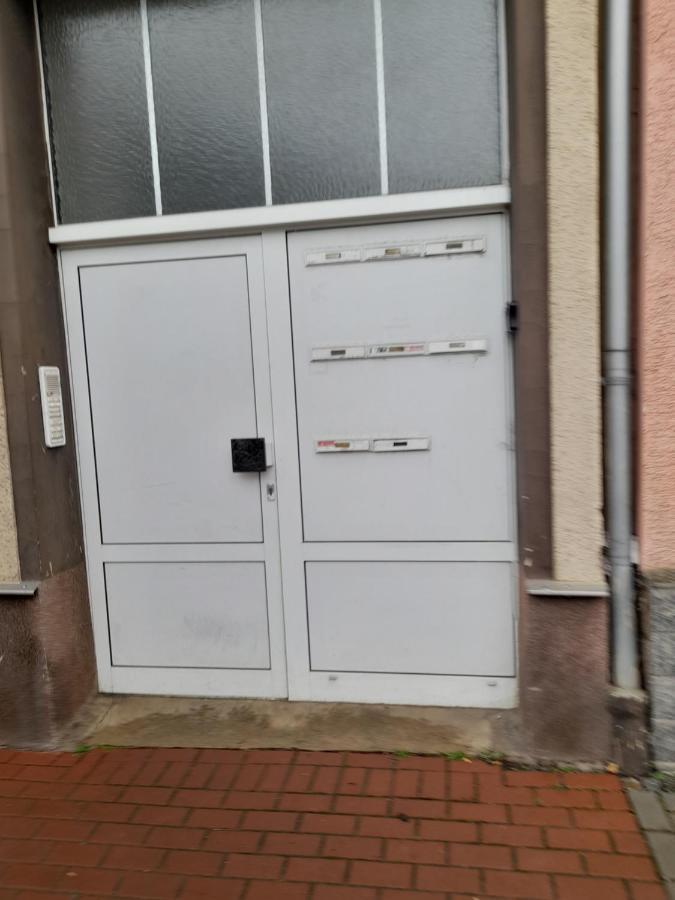 Kleine Wohnung Fuer Monteure Und Dienstreisen Zwickau Buitenkant foto